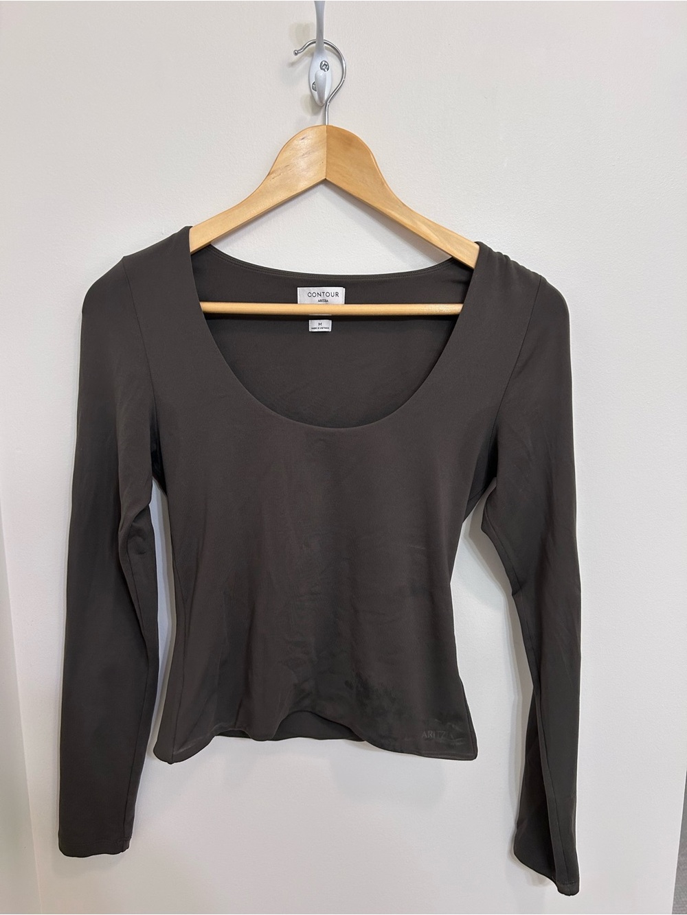 Aritzia Contour Long Sleeve Olive